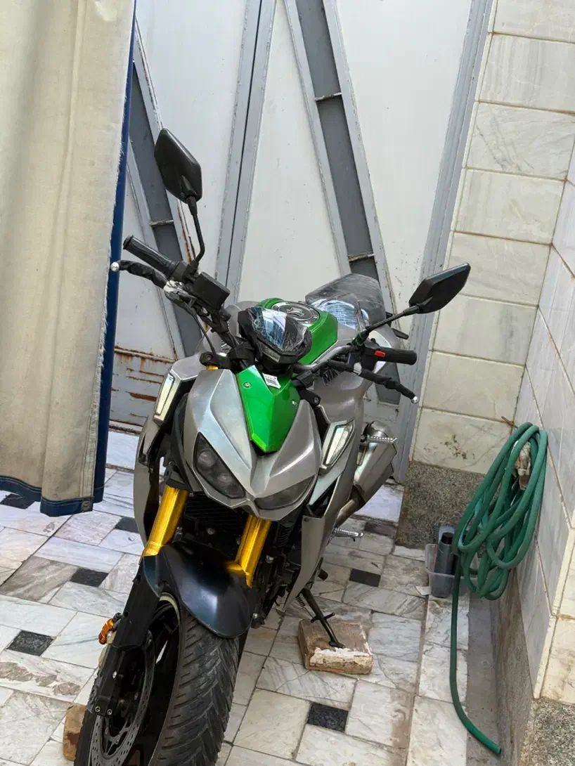 موتور طرح z1000|موتورسیکلت|قم, دورشهر|دیوار