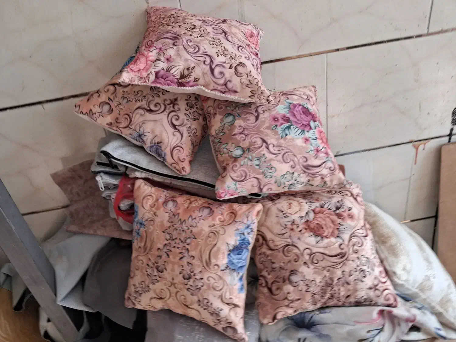 فروش کوسن مخصوص تو ماشین و ...|رختخواب، بالش، پتو|سمنان, |دیوار