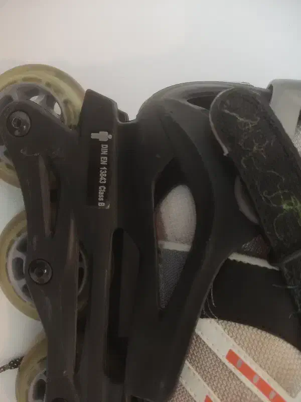 کفش اسکیت رولربلید|دوچرخه، اسکیت، اسکوتر|یزد, |دیوار