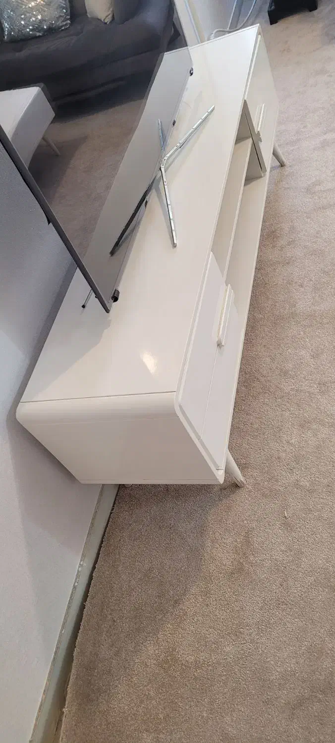 میز سفید|میز تلویزیون|تهران, افسریه شمالی|دیوار