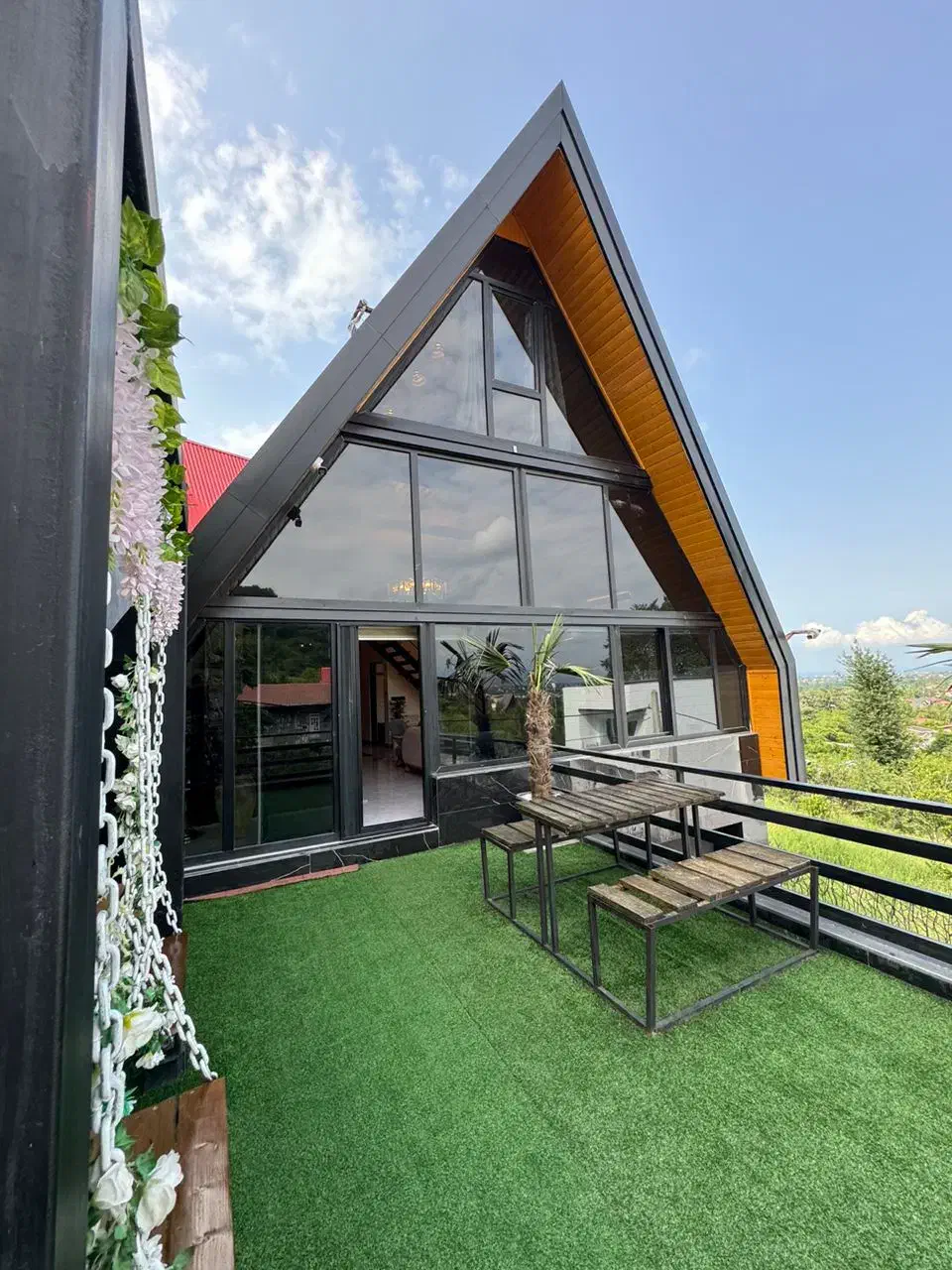 کلبه چهار خوابه با ویو جنگل و شهرو دریا|اجارهٔ کوتاهمدت ویلا و باغ|شیرود, |دیوار