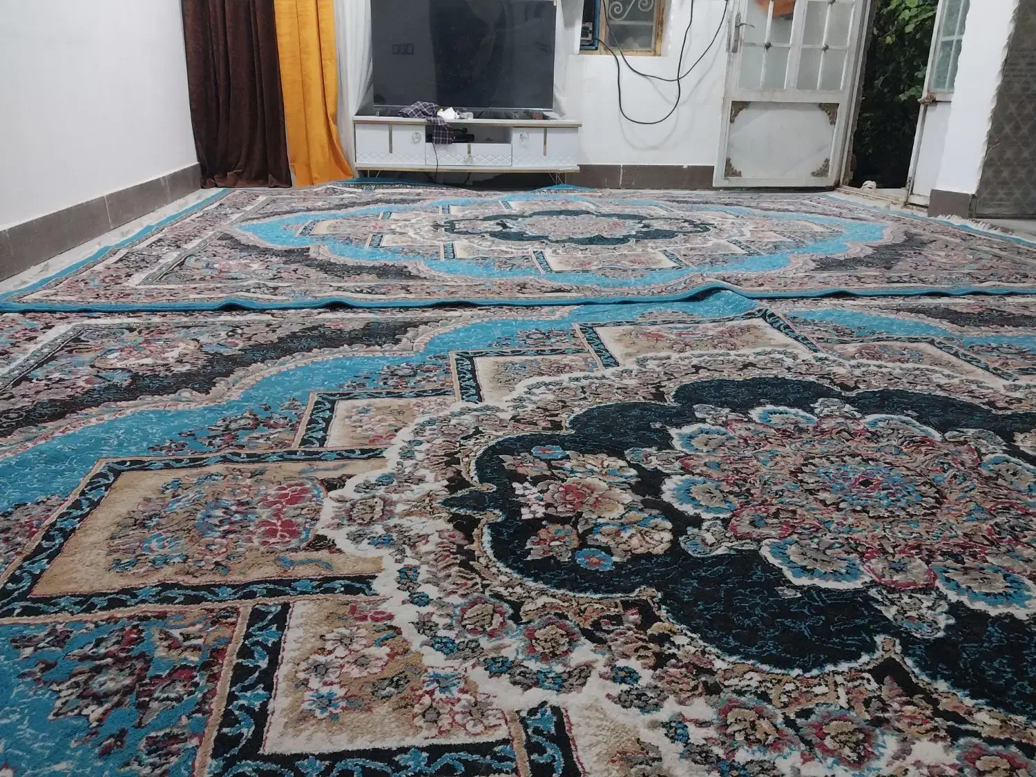 دوتا قالی ۱۲ متری دارم  هرکه خواست تماس بگیره|فرش|دزپارت, |دیوار