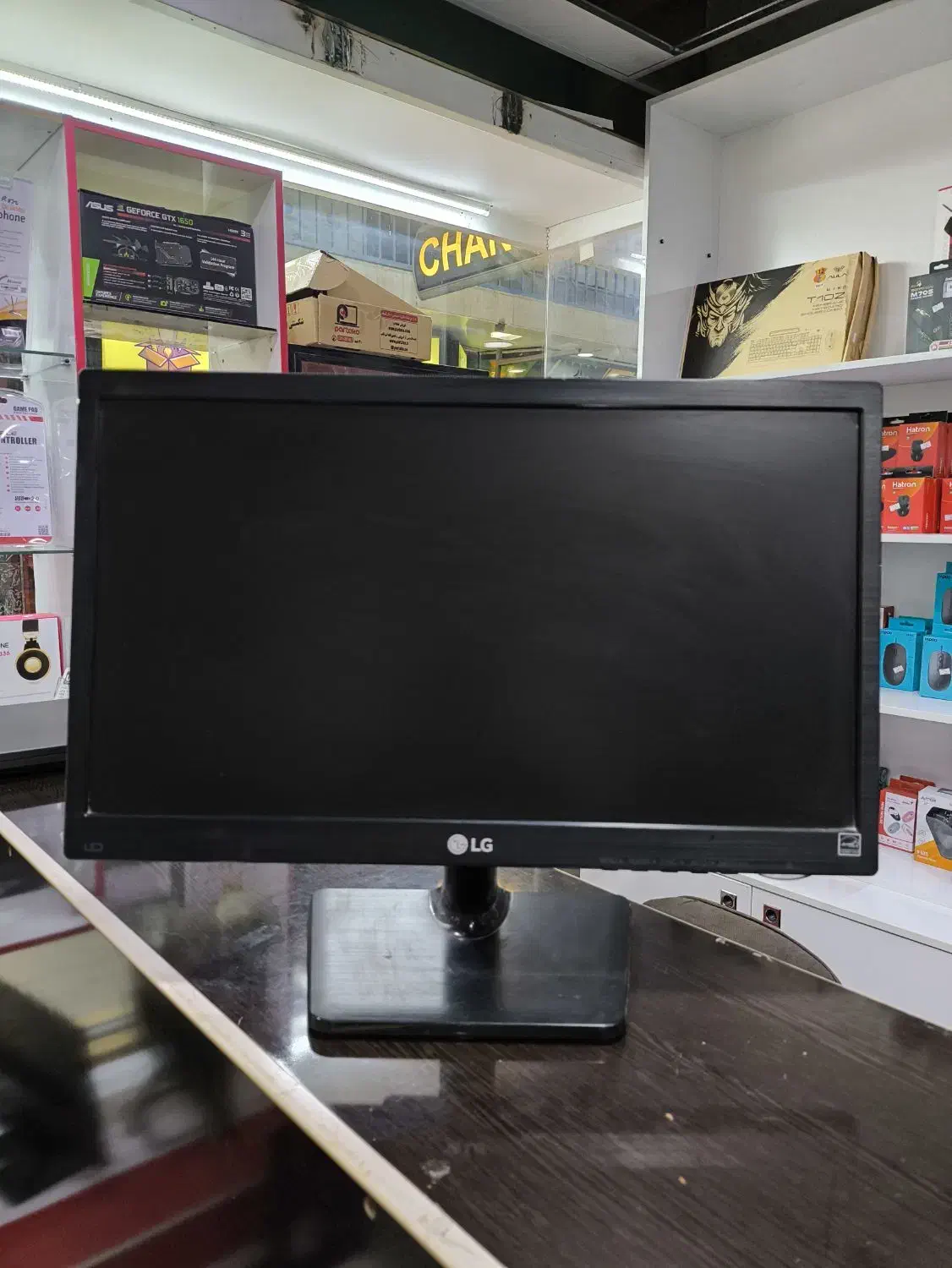 مانیتور ۲۰ اینچ برند LG|قطعات و لوازم جانبی رایانه|بندر ماهشهر, |دیوار