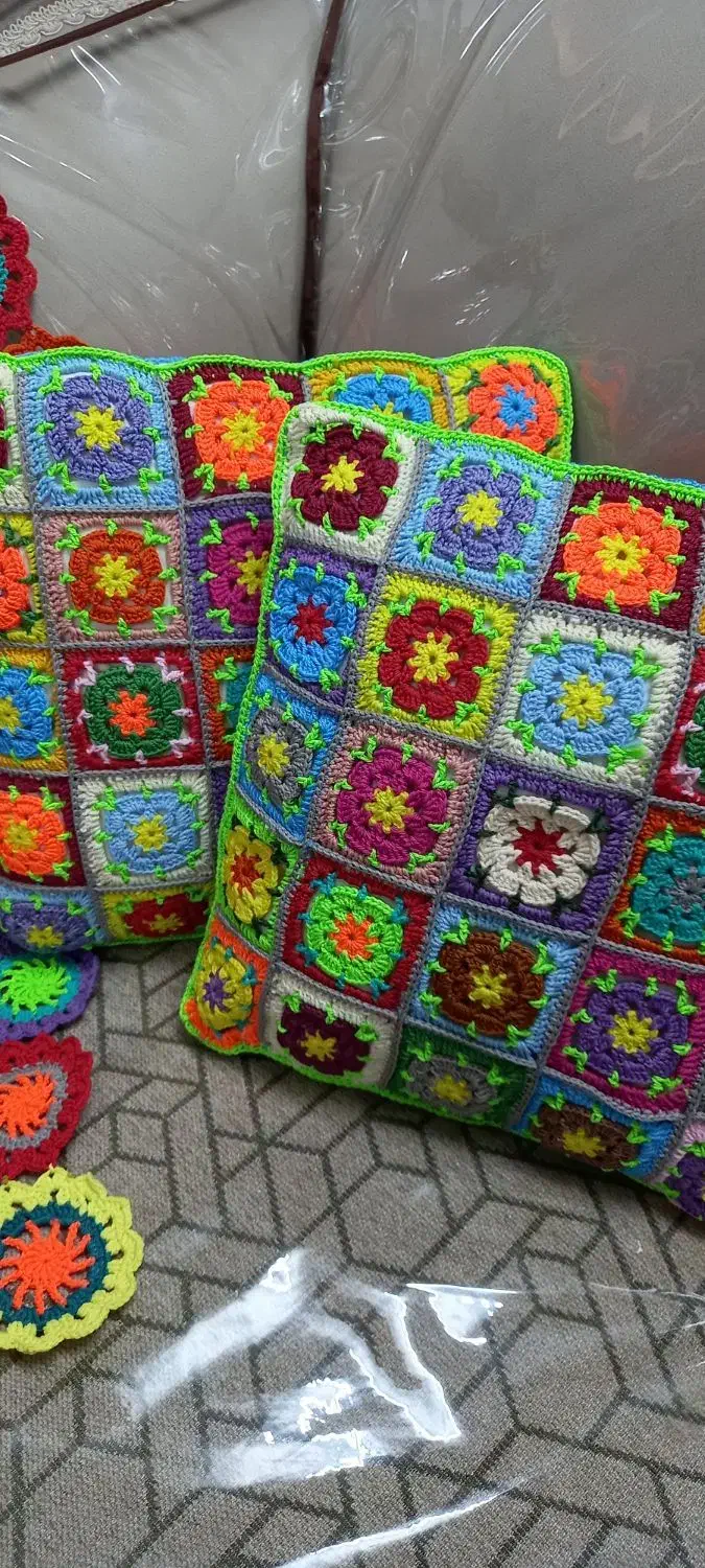 رومیزی ابریشم و دو عدد کوسن دستبافت|پرده، رانر، رومیزی|شاهینشهر, شهرک گلدیس|دیوار