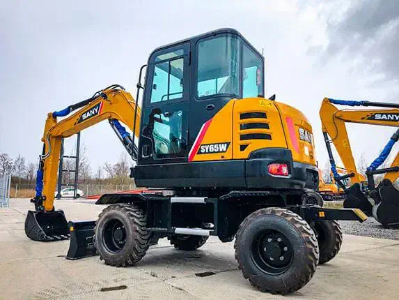 مینی بیل مکانیکی ۶/۵ تن|خودرو سنگین|بندرعباس, |دیوار