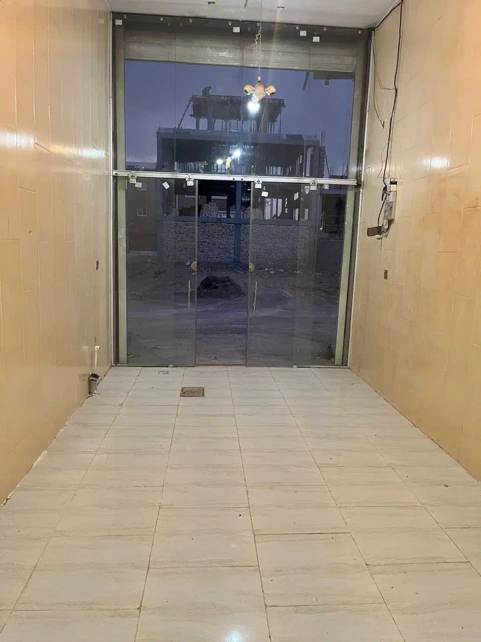 مغازه تجاری/شهرک سیمرغ(خورزوق)/سقف آزاد|فروش مغازه و غرفه|برخوار, |دیوار