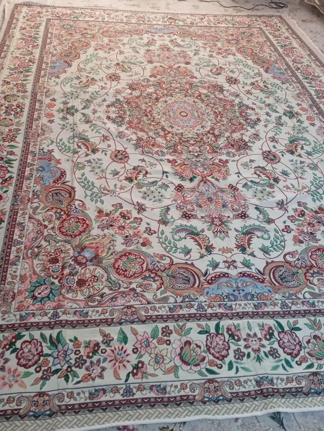 یک عدد روفرشی تمیز نو بدون هیچ گونه زدگی|روفرشی|سبزوار, پاسداران|دیوار