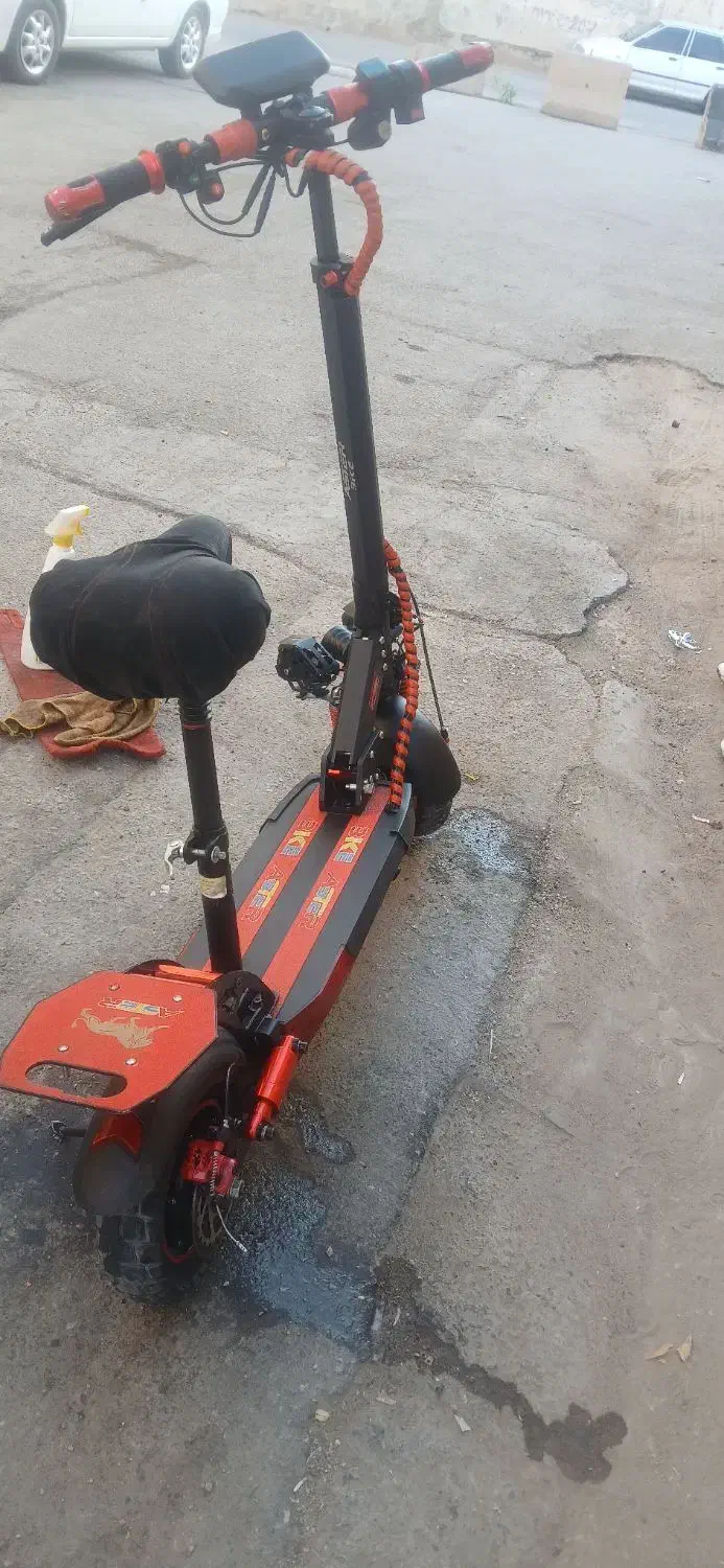 اسکوتر|دوچرخه، اسکیت، اسکوتر|شیراز, کوشک میدان|دیوار