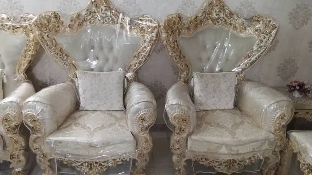 مبل ۹ نفره در حد نو سلطنتی|مبلمان خانگی و میز عسلی|شاهدشهر, |دیوار