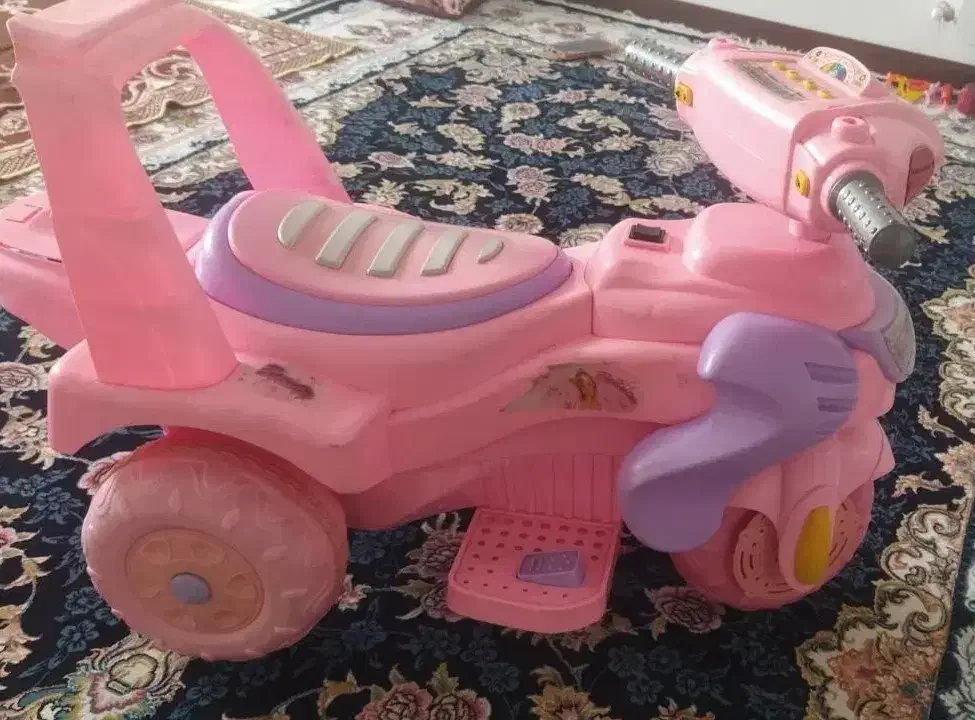 ماشین شارژی دخترانه|اسباب‌بازی بچه|کرمانشاه, |دیوار