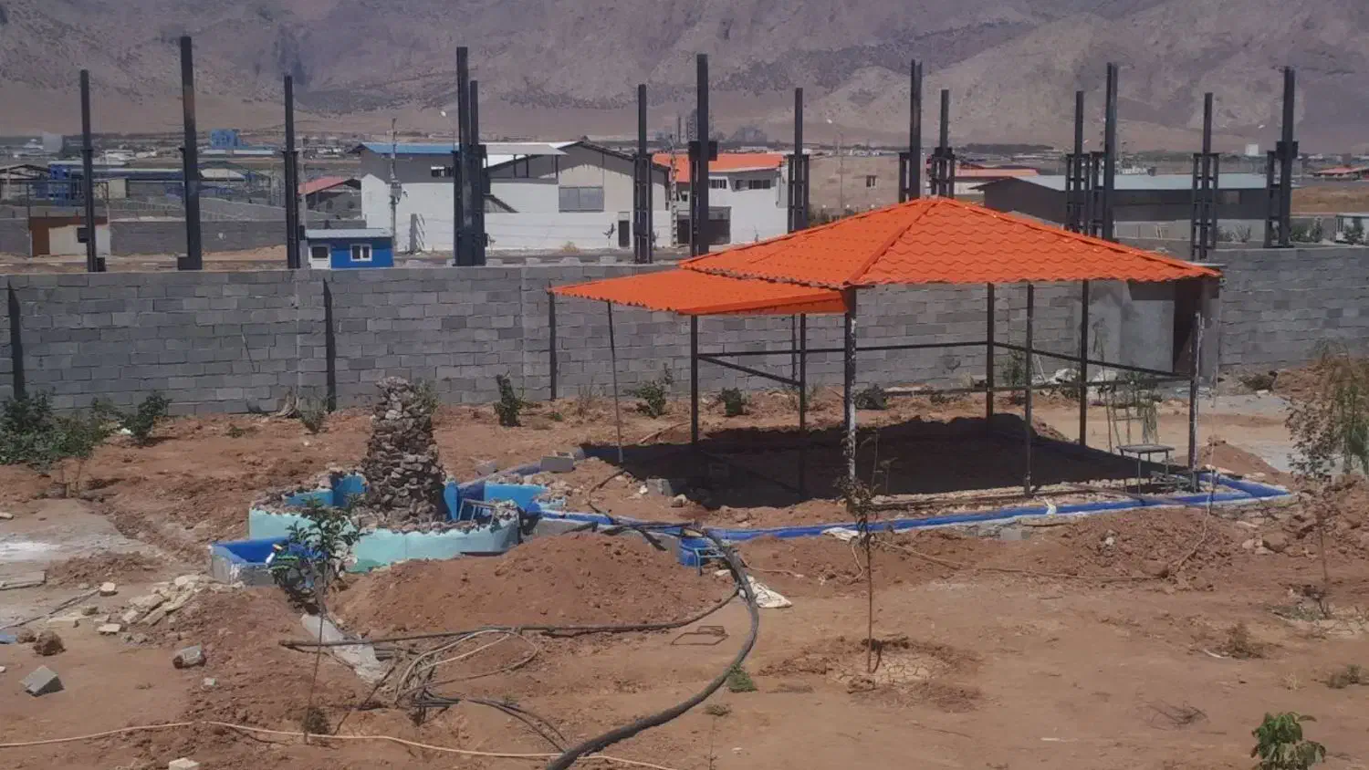 اجراآبیاری قطره ای.آلاچیق.آبنما.فضا سازی ویلا|خدمات باغبانی و درختکاری|شهریار, شهرک وائین|دیوار