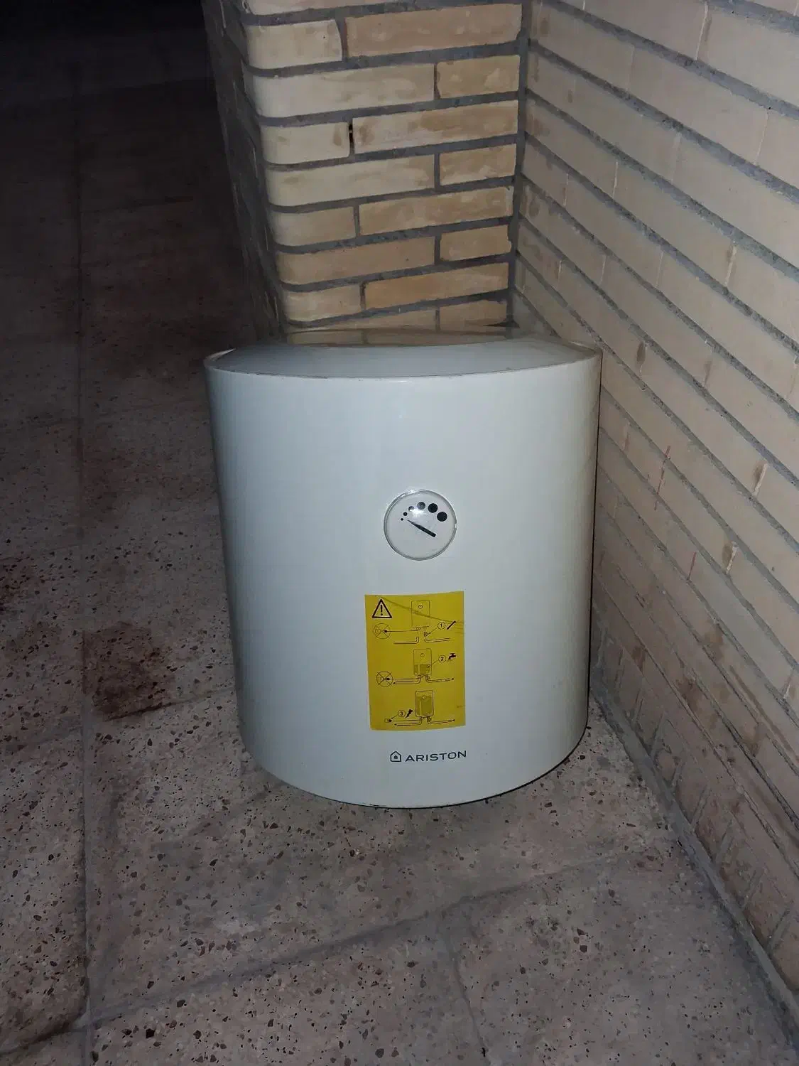 آبگرمکن برقی سرامیکی آریستون ۵۰لیتری|آبگرمکن، پکیج، شوفاژ|بندرعباس, |دیوار