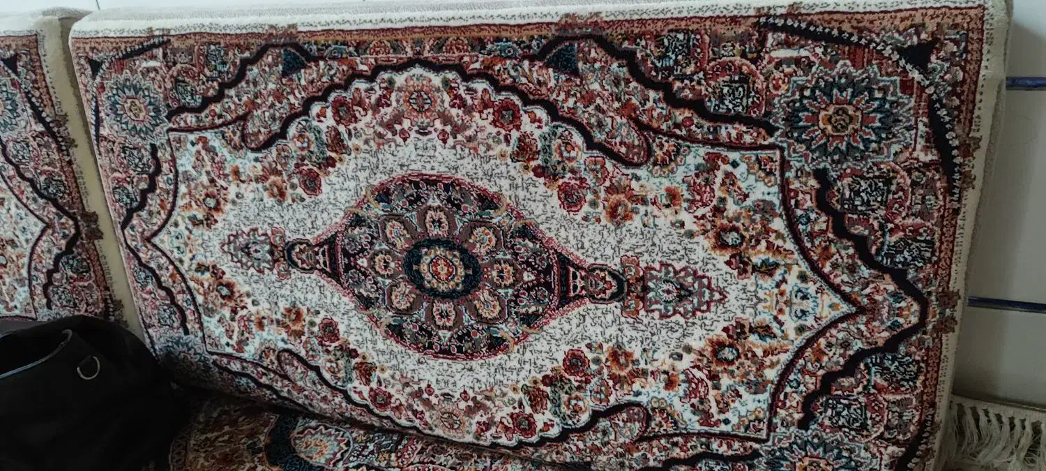 دو تا پشتی|پشتی|آبیک, |دیوار