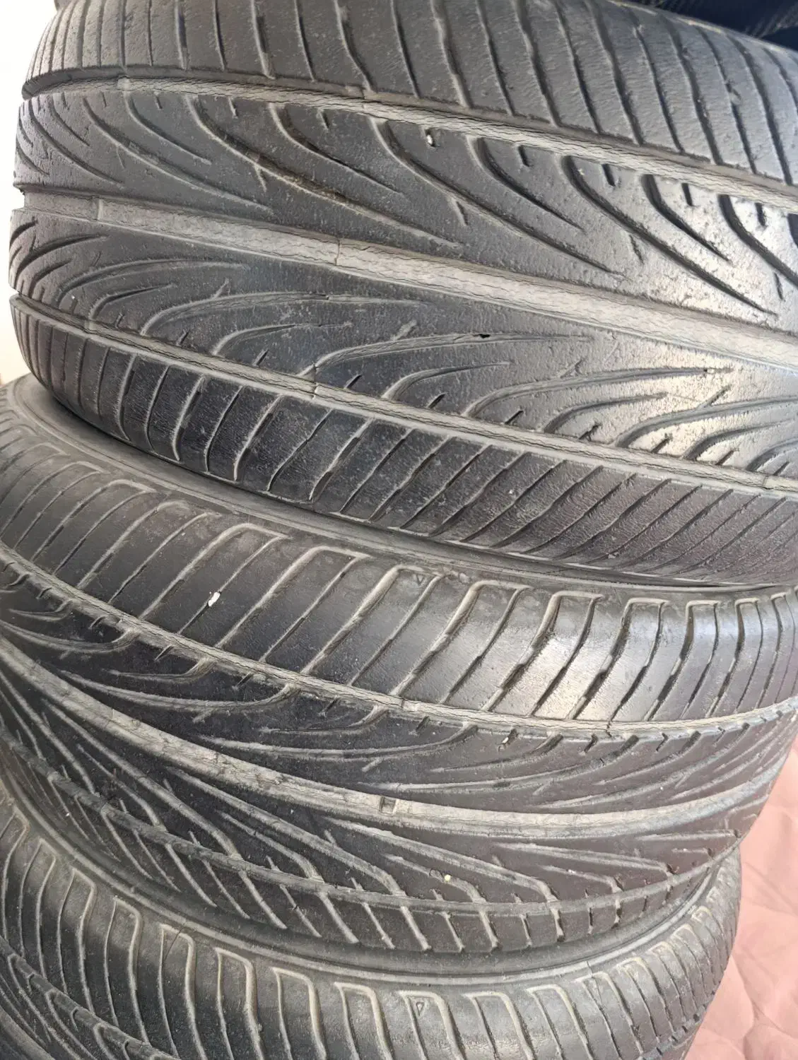 لاستیک پژو در حد نو|قطعات یدکی و لوازم جانبی|باغ بهادران, |دیوار