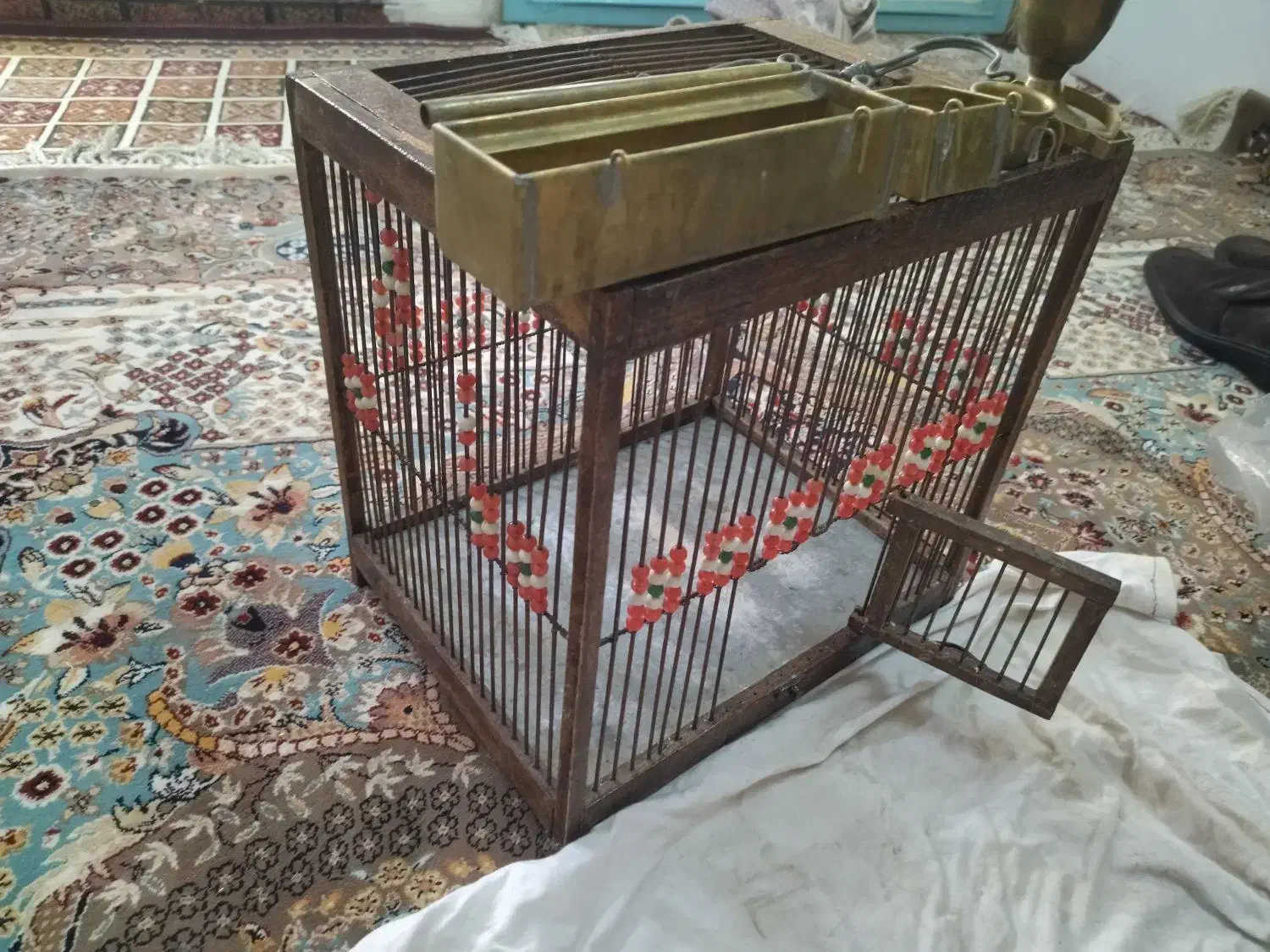 قفس سره چوبی|پرنده|بومهن, |دیوار