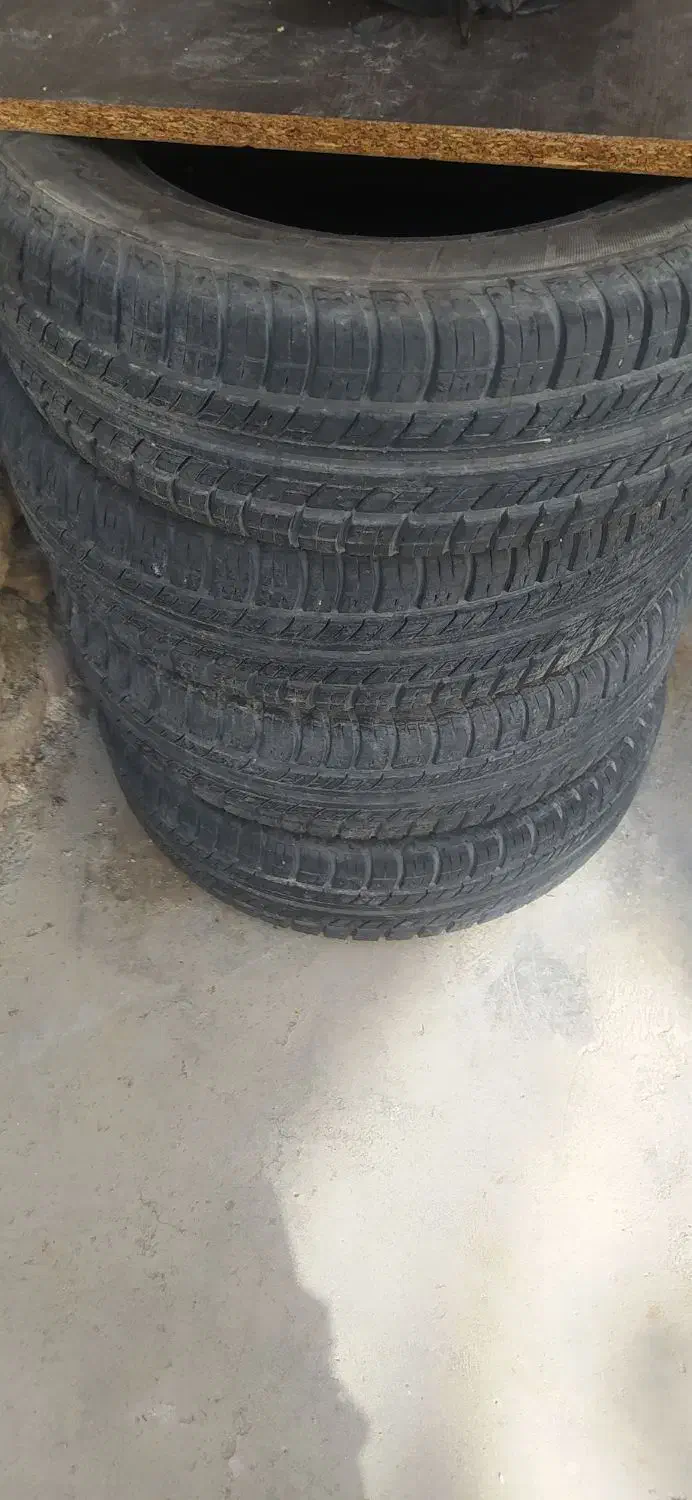 لاستیک ۸۰درصد۱۸۵/۶۵/۱۵|قطعات یدکی و لوازم جانبی|اراک, |دیوار