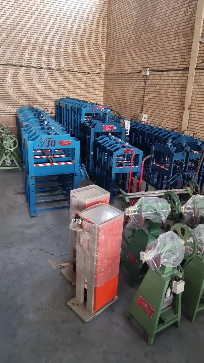 پرس کارگاهی هیدرولیک ۲۵ تن و ۳۰ تن مکانیکی|ماشین‌آلات صنعتی|پردیس, شهرک صنعتی کمرد|دیوار