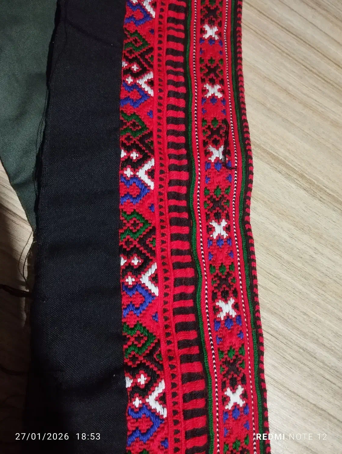 زی استین دو رنک|لباس|سراوان, |دیوار