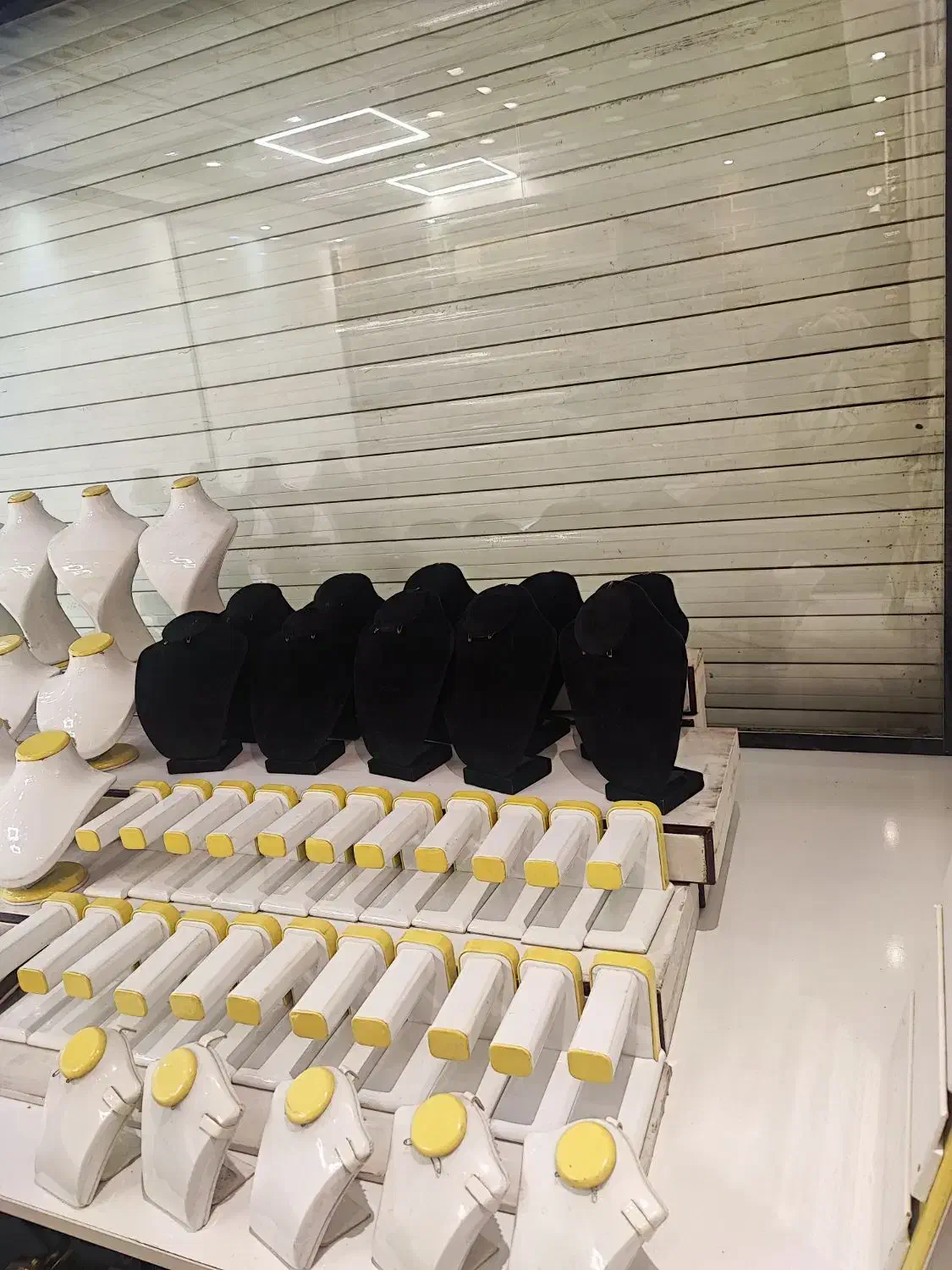 مانکن طلا نقره بدلیجات|بدلیجات|قرچک, مهدیه|دیوار