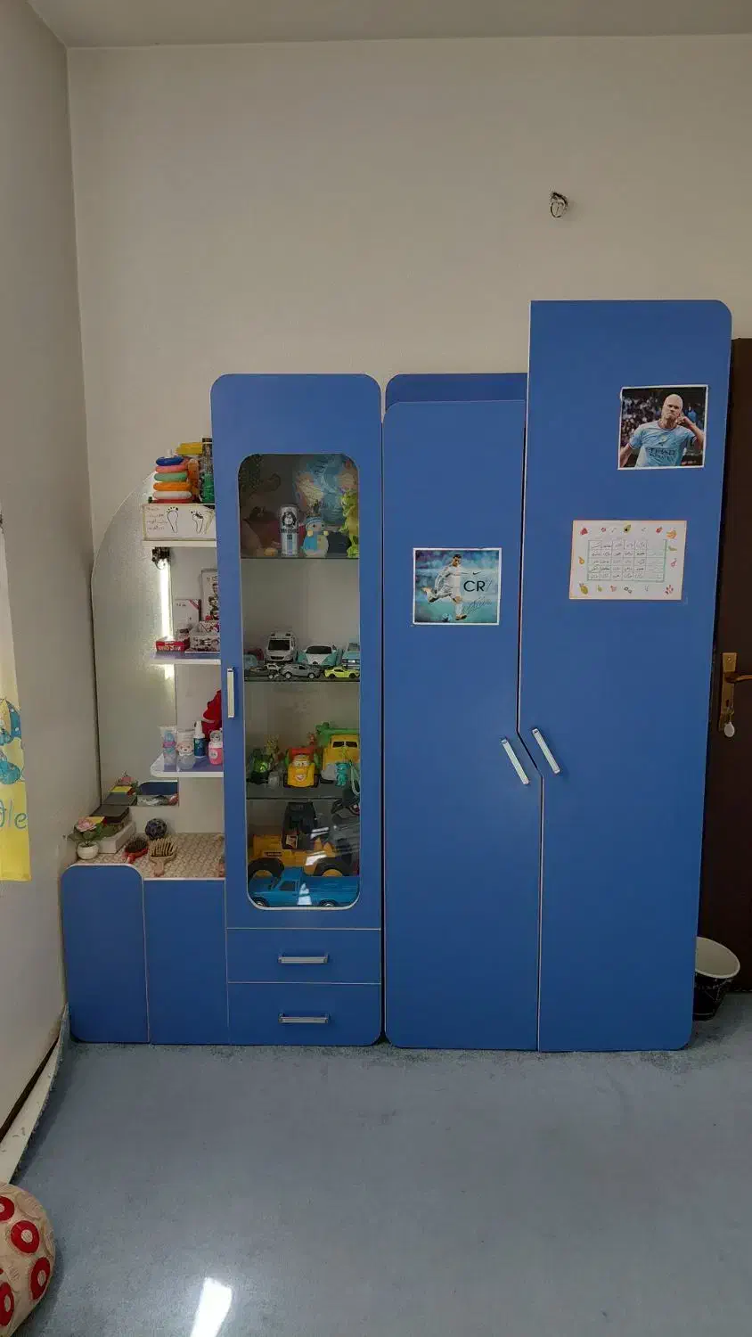 کمد و ویترین کودک|تخت و سرویس خواب|شاهینشهر, شهرک گلدیس|دیوار