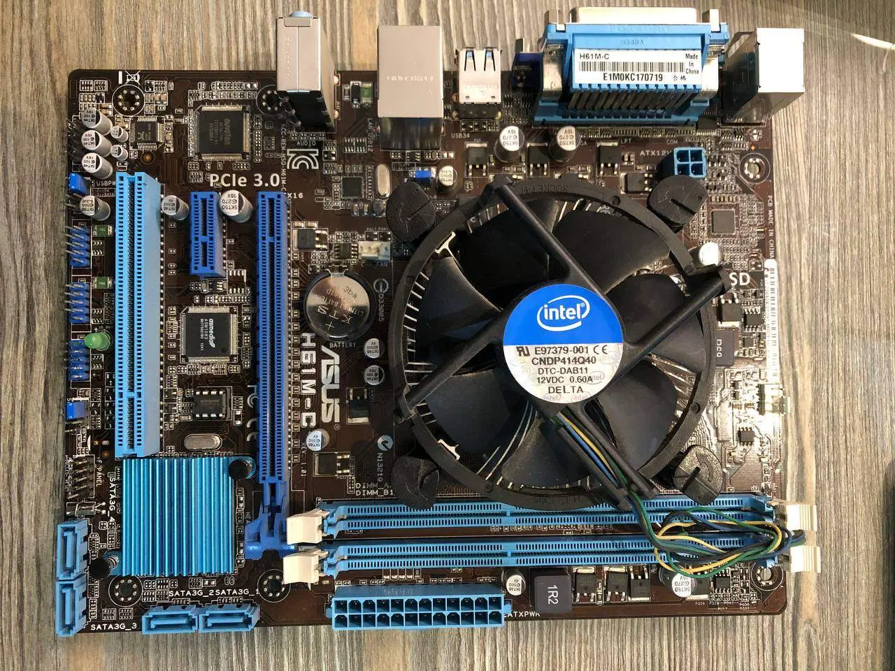 ASUS H61M-C - CPU Intel Core i3 3220 - FAN CPU|قطعات و لوازم جانبی رایانه|تهران, پاسداران|دیوار
