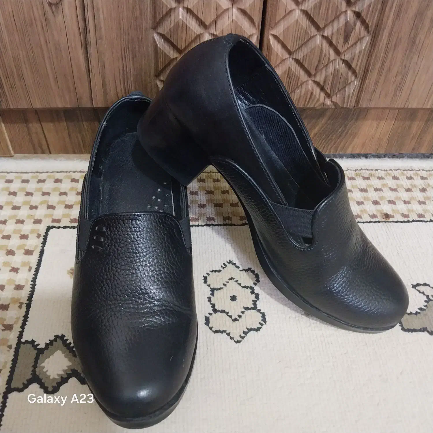 کفش زنانه رسمی چرم ۲۵۰هزار تومان|کیف، کفش، کمربند|شیراز, شهرک سعدی|دیوار