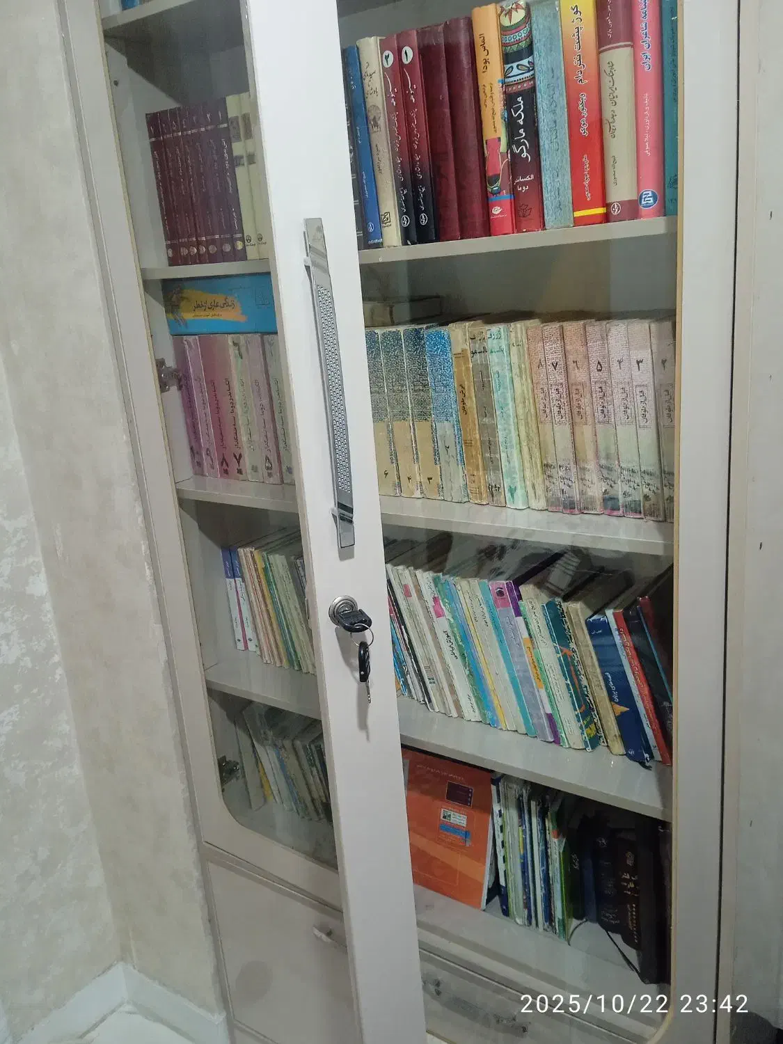 فروش کتاخانه با ۱۵۰ جلد رمان|کتاب و مجله تاریخی|فردیس, قریشی|دیوار