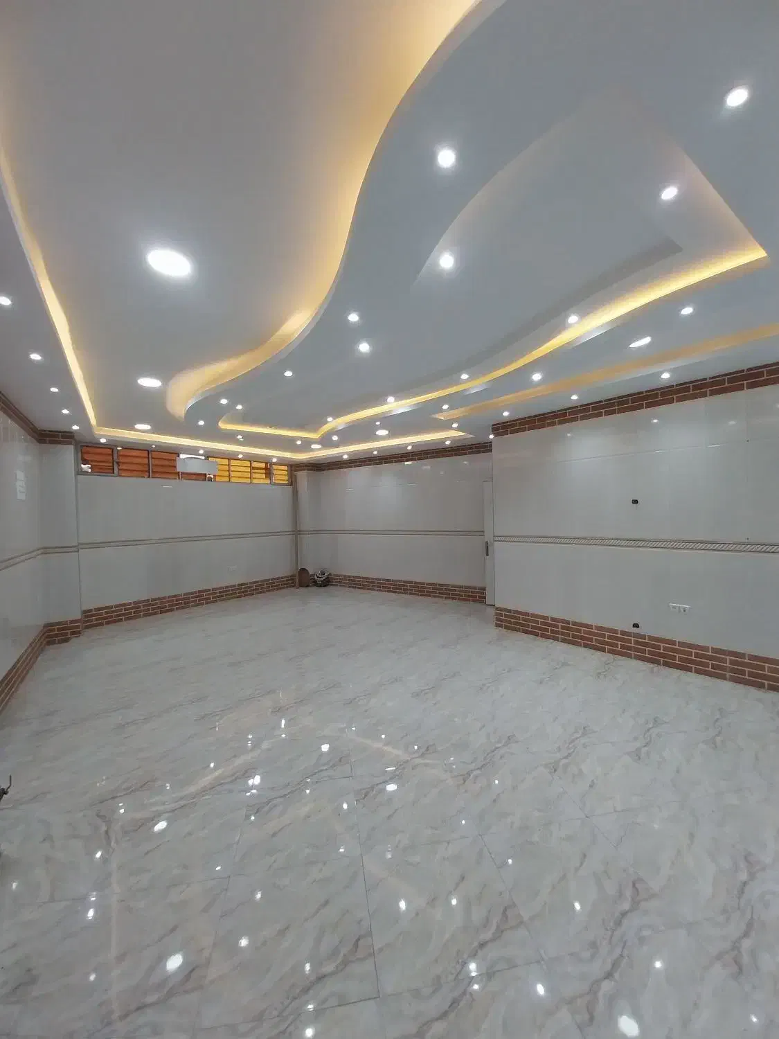 رهن و اجاره مغازه ۷۵ متری بین جهاد و یخ سازی|اجارهٔ مغازه و غرفه|رشت, سیا اسطلخ|دیوار