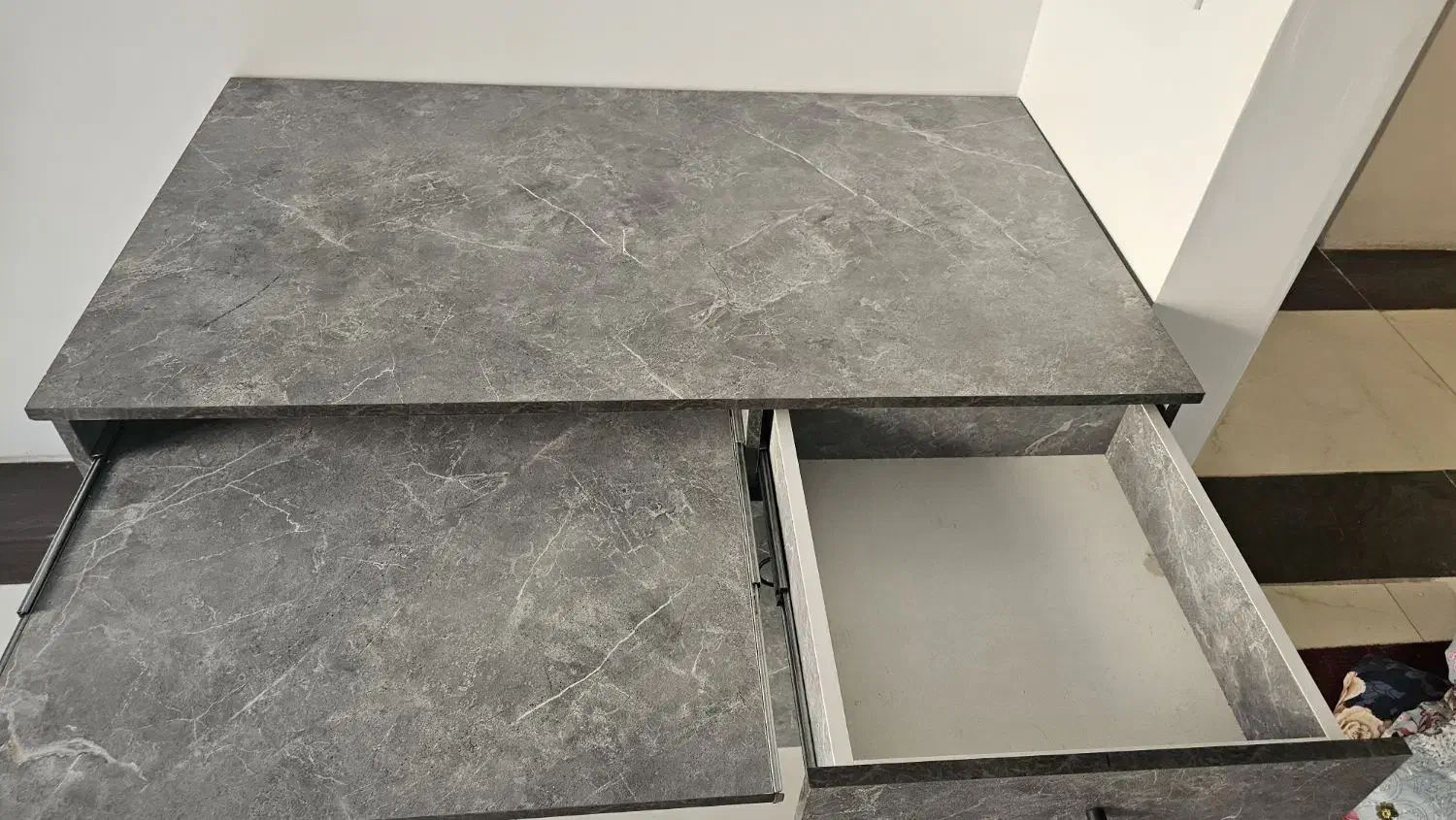 میز تحریر|میز تحریر و کامپیوتر|ری, دولتآباد|دیوار