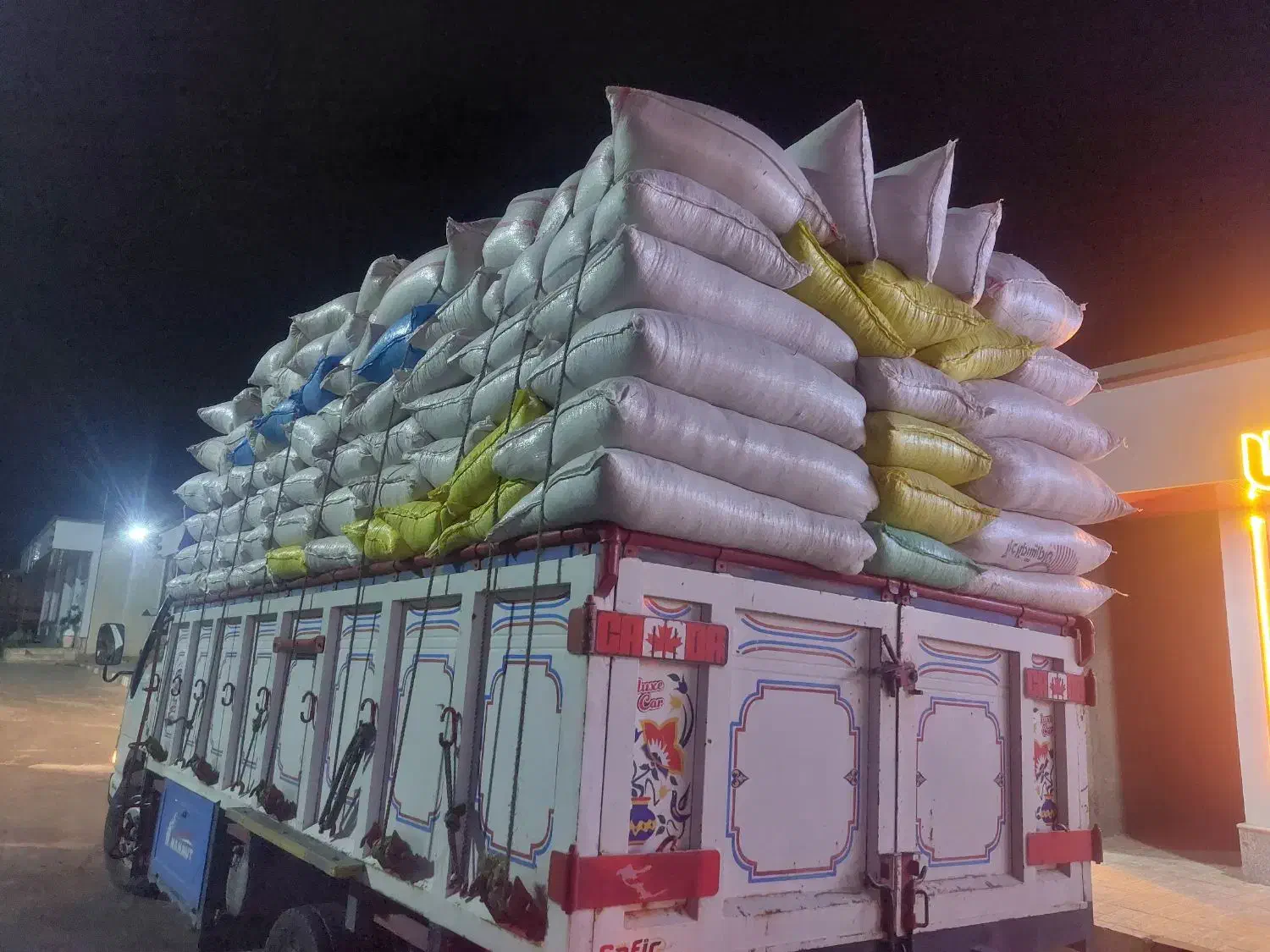 کاه گندم دیم و کاه نخود دیم|لوازم جانبی حیوانات|کاشان, میدان میوه تره بار|دیوار