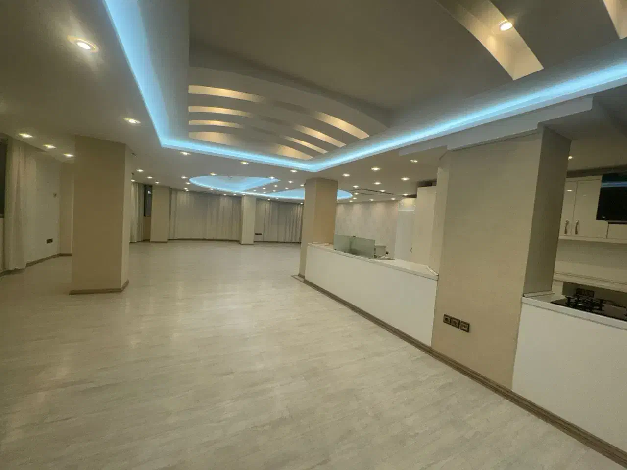 اجاره واحد ۴ خوابه در همام مصدق ولیعصر / ۴۰۰ متر|اجارهٔ آپارتمان|تبریز, |دیوار