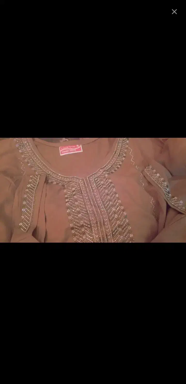 مانتووپیراهن|لباس|تهران, فلسطین (میدان انقلاب)|دیوار