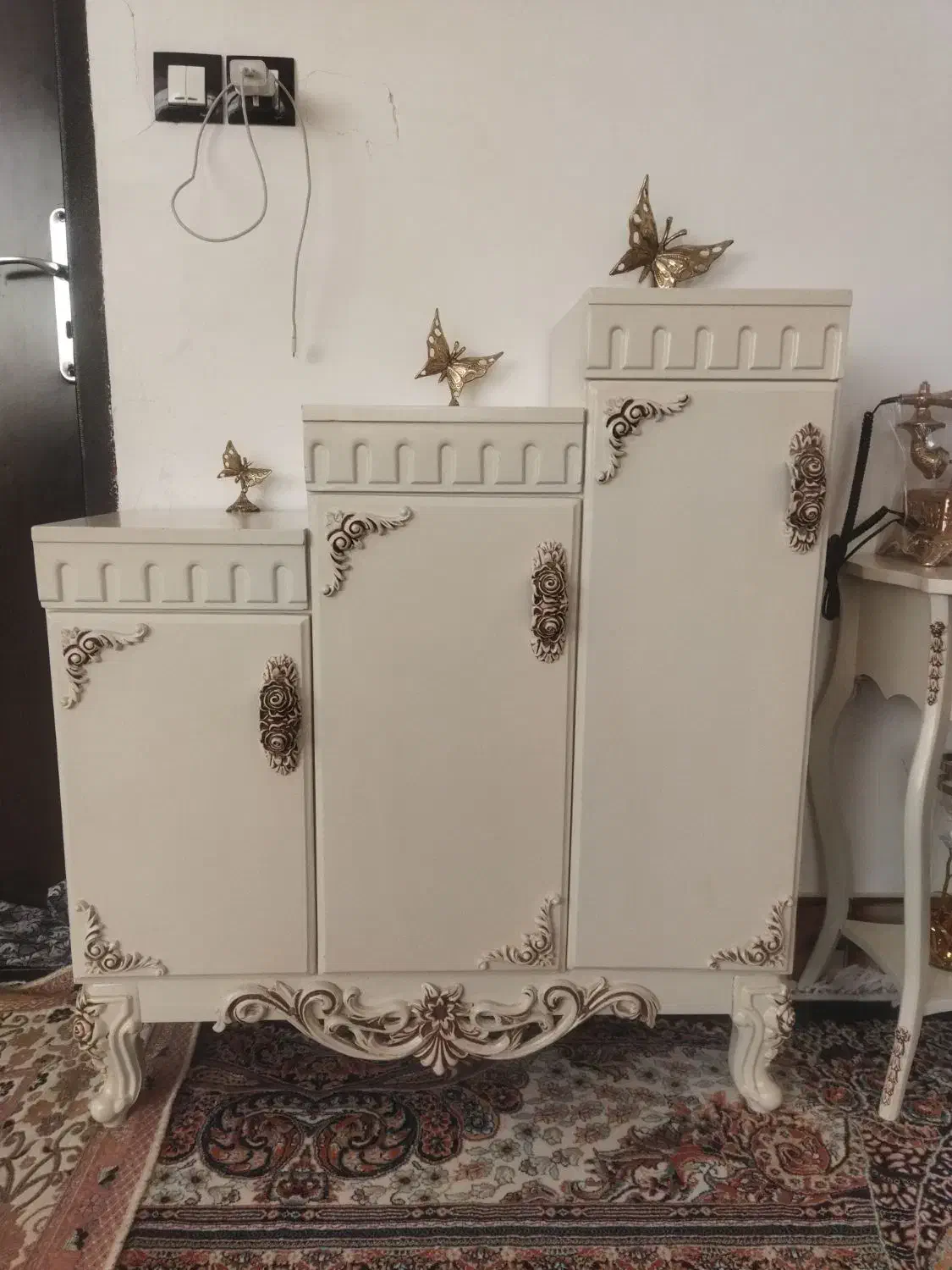 جاکفشی|جاکفشی، کمد، دراور|تربت‌حیدریه, پائین ولایت|دیوار