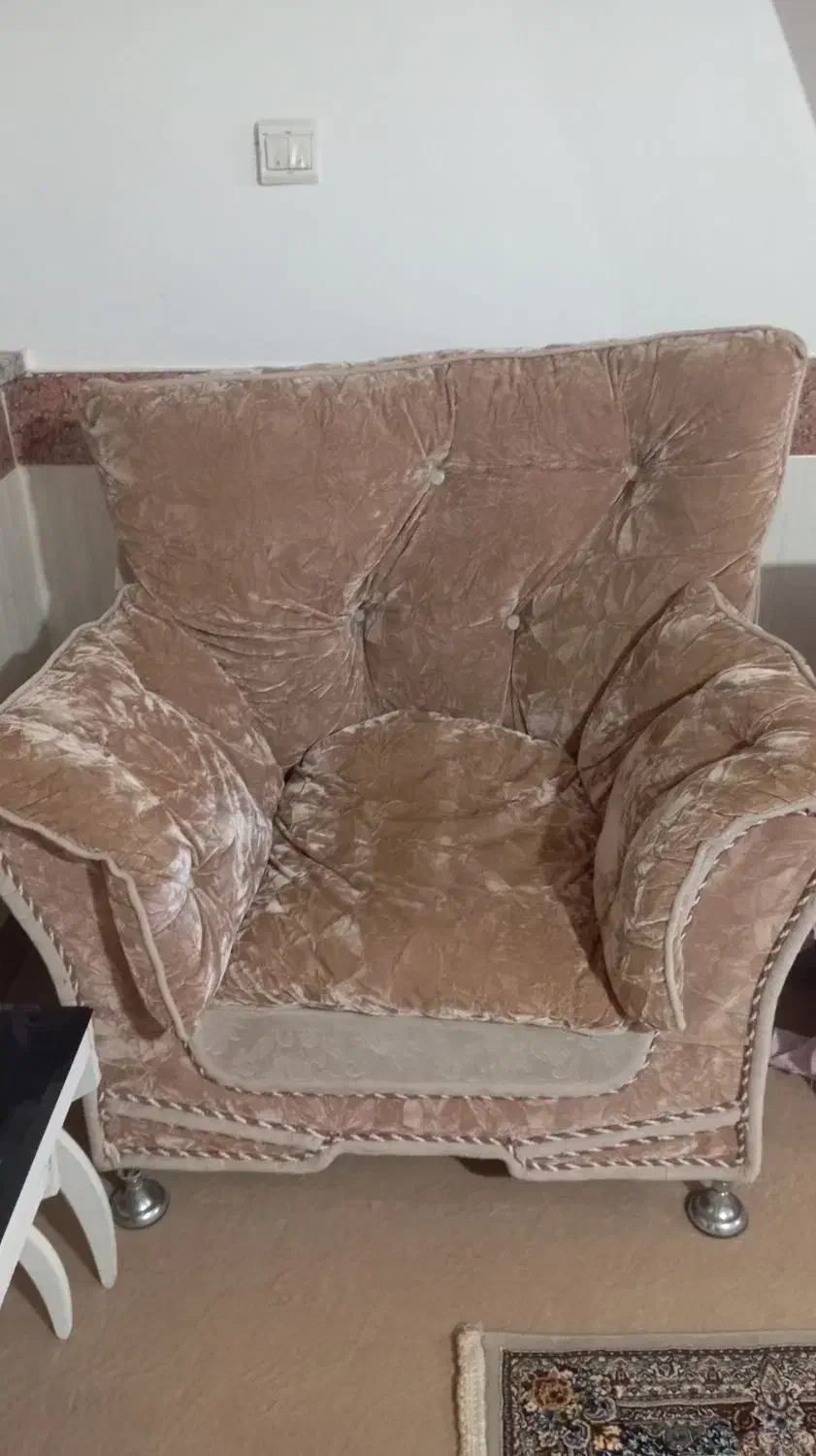 مبل راحتی|مبلمان خانگی و میز عسلی|کرفتو, |دیوار