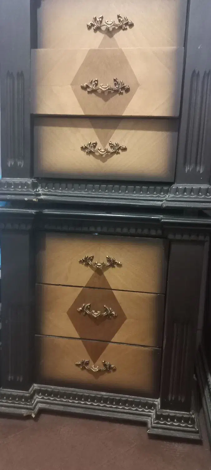 تخت خواب دونفره، میز آرایش و دوعدد پایه تختی|تخت و سرویس خواب|تبریز, |دیوار