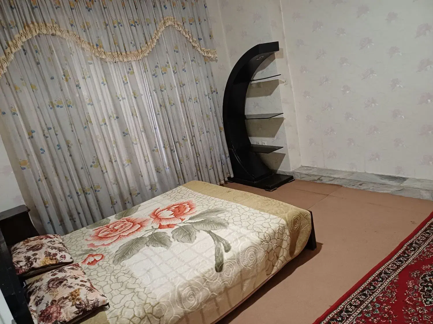 منزل ویلایی باصفا وبزرگ|اجارهٔ کوتاه‌مدت آپارتمان و سوئیت|همدان, |دیوار