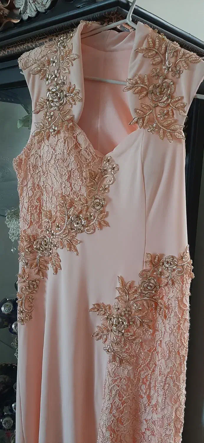 لباس مجلسی|لباس|اصفهان, پوریای ولی|دیوار