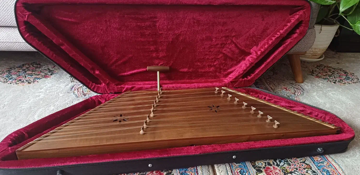 سنتور کاملا سالم کارنکرده چوب گردو فروشی|سازهای سنتی|اصفهان, حسینآباد|دیوار