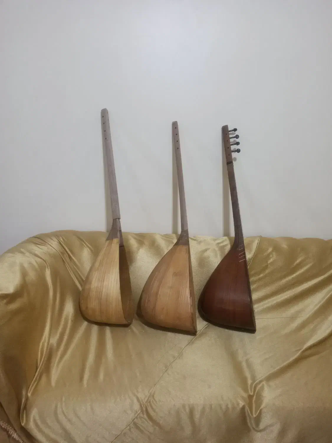 ساز قوپوز|سازهای سنتی|کلیبر, |دیوار