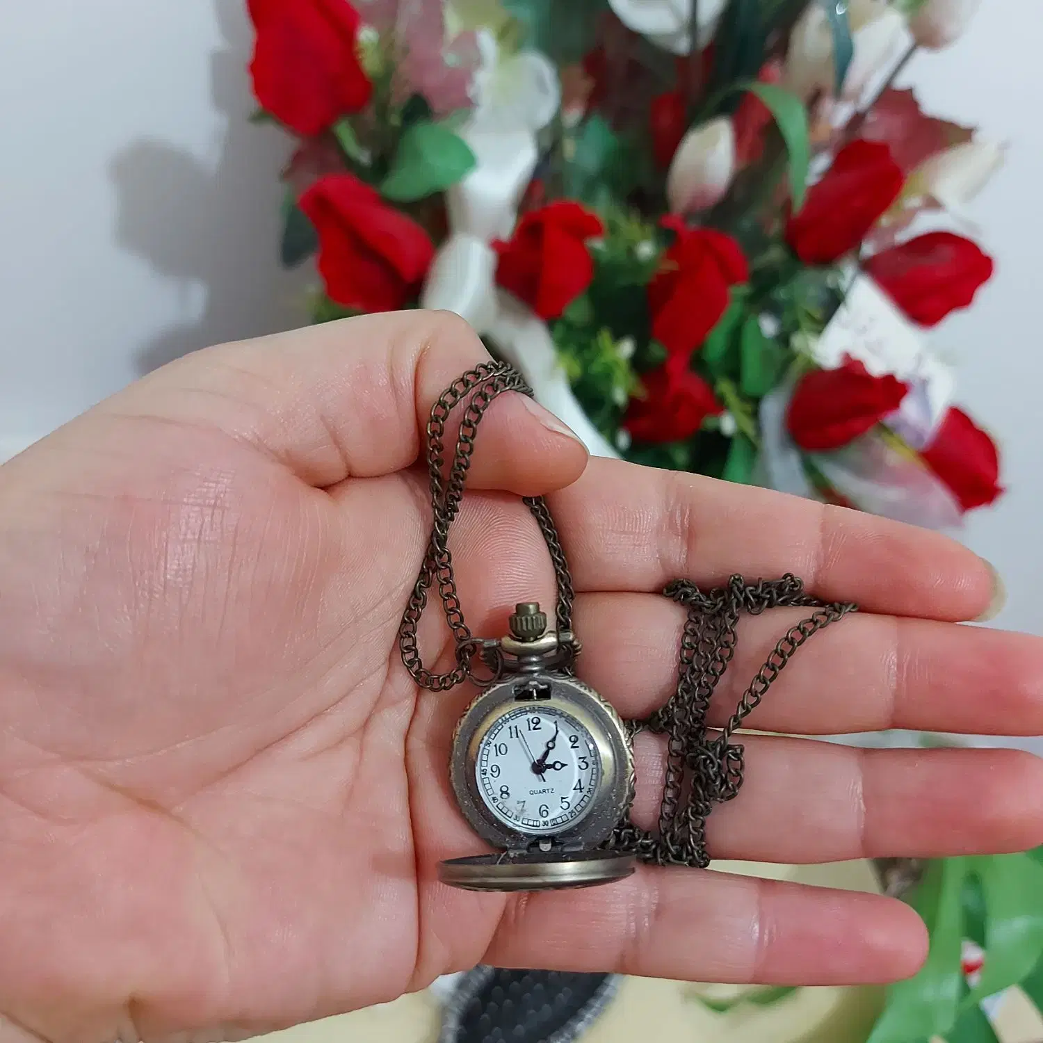 ساعت جیبی|ساعت|لاهیجان, لیالستان|دیوار