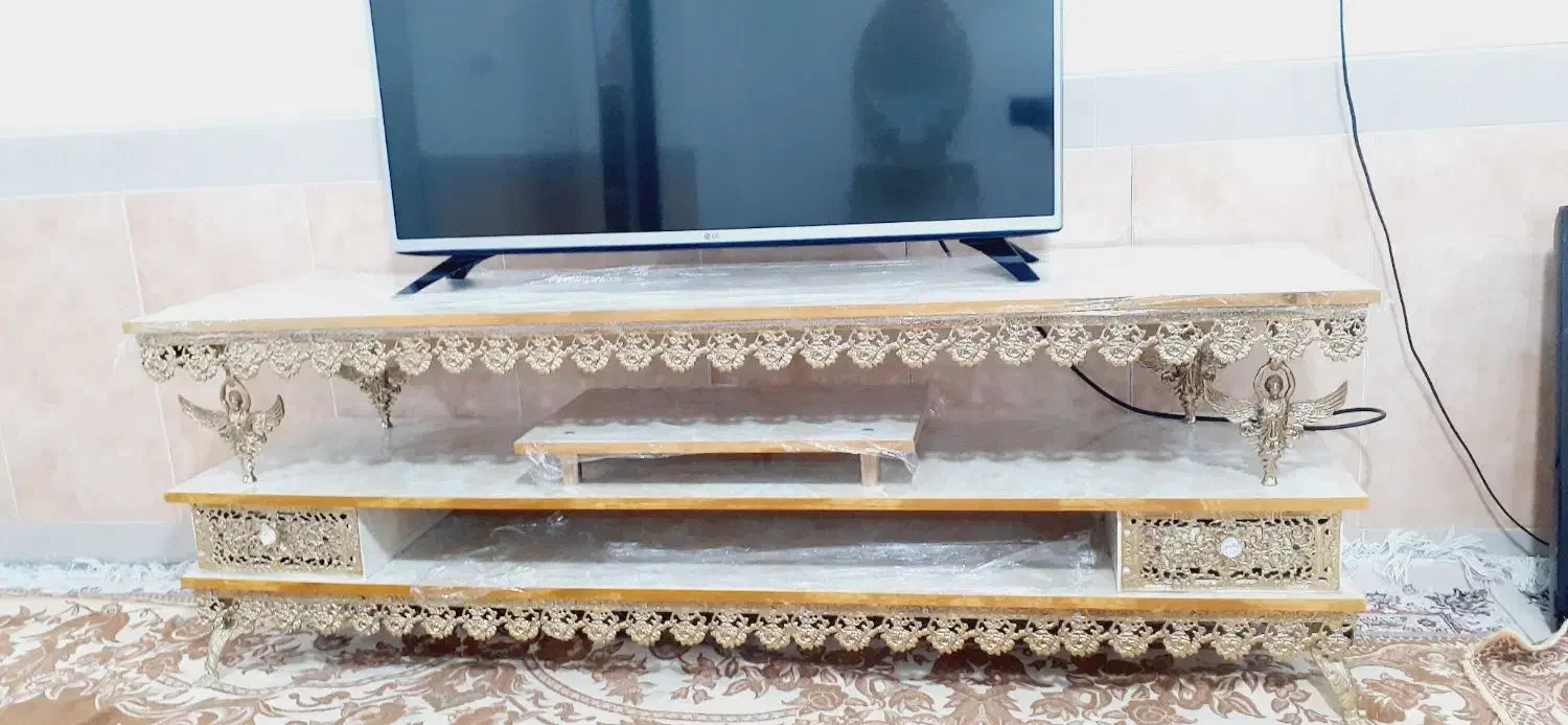 میز تلویزیون برنز|میز تلویزیون|زاغه, |دیوار