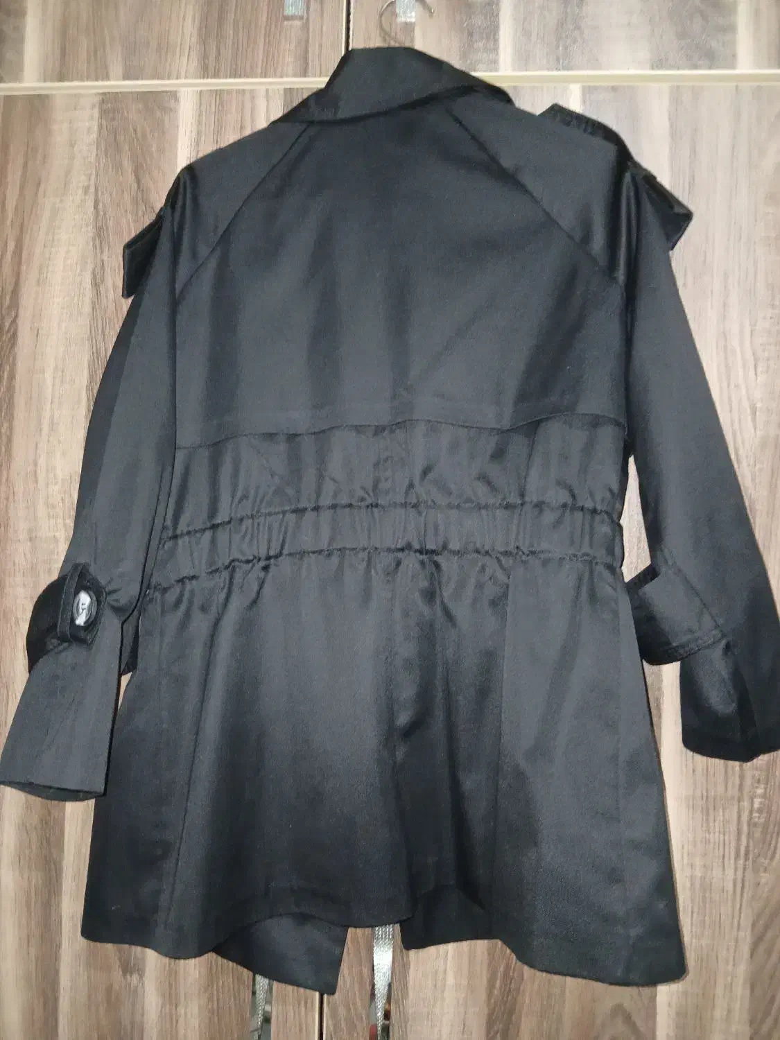 مانتو|لباس|رشت, دروازه لاکان|دیوار