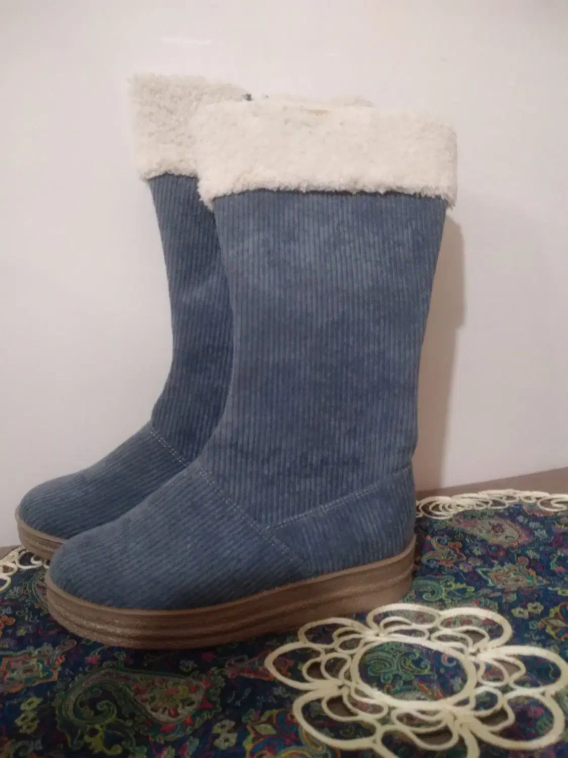 فروشی|کیف، کفش، کمربند|رودهن, |دیوار