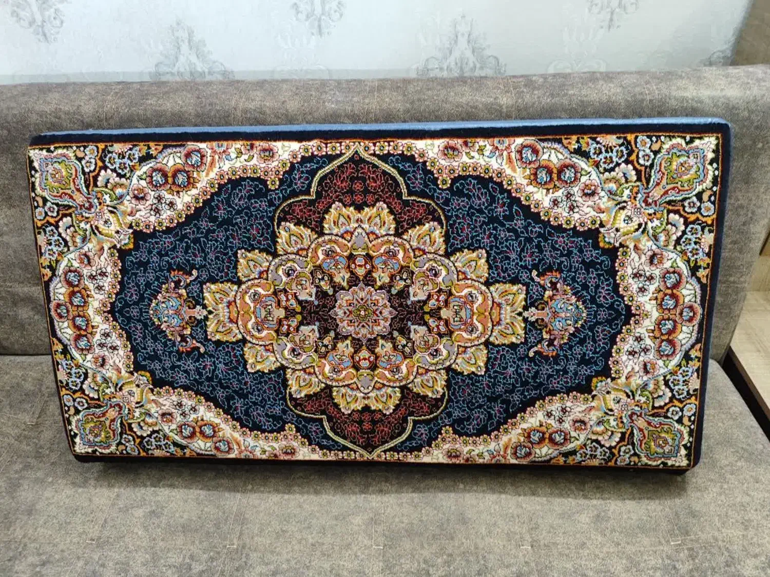 پشتی|پشتی|قم, پردیسان|دیوار