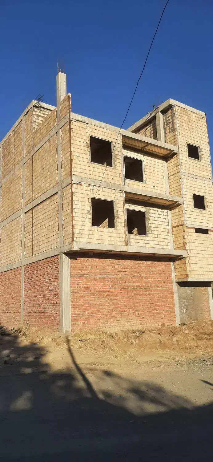 فروش خانه نیمه کاره(قیمت توافقی)|فروش خانه و ویلا|مریوان, |دیوار