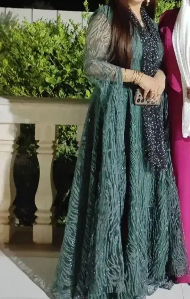 لباس تقریباً برای سایز 38/42 مزاحم بلاک|لباس|بندر گناوه, |دیوار