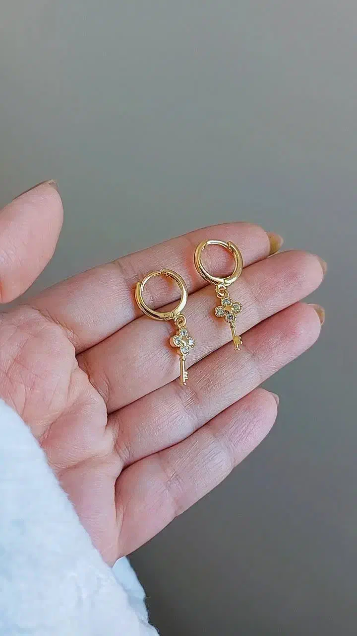 گوش واره|بدلیجات|خرمشهر, |دیوار