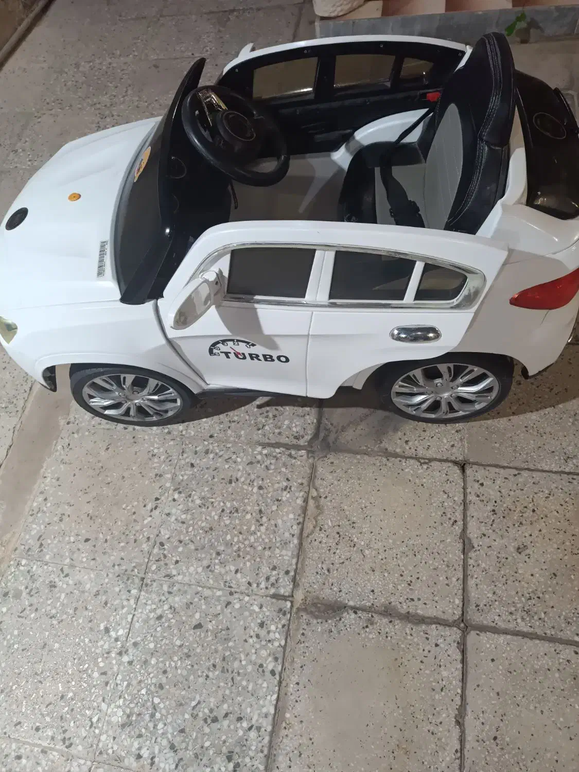 ماشین شارژی کودک آواز خوان و بوق دارد فلش میخوره|اسباب و اثاث بچه|دزفول, |دیوار