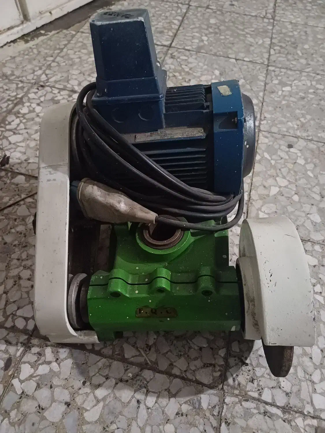 سنگ رو تراش سوپرت تبریز|ماشین‌آلات صنعتی|رشت, پورسینا|دیوار