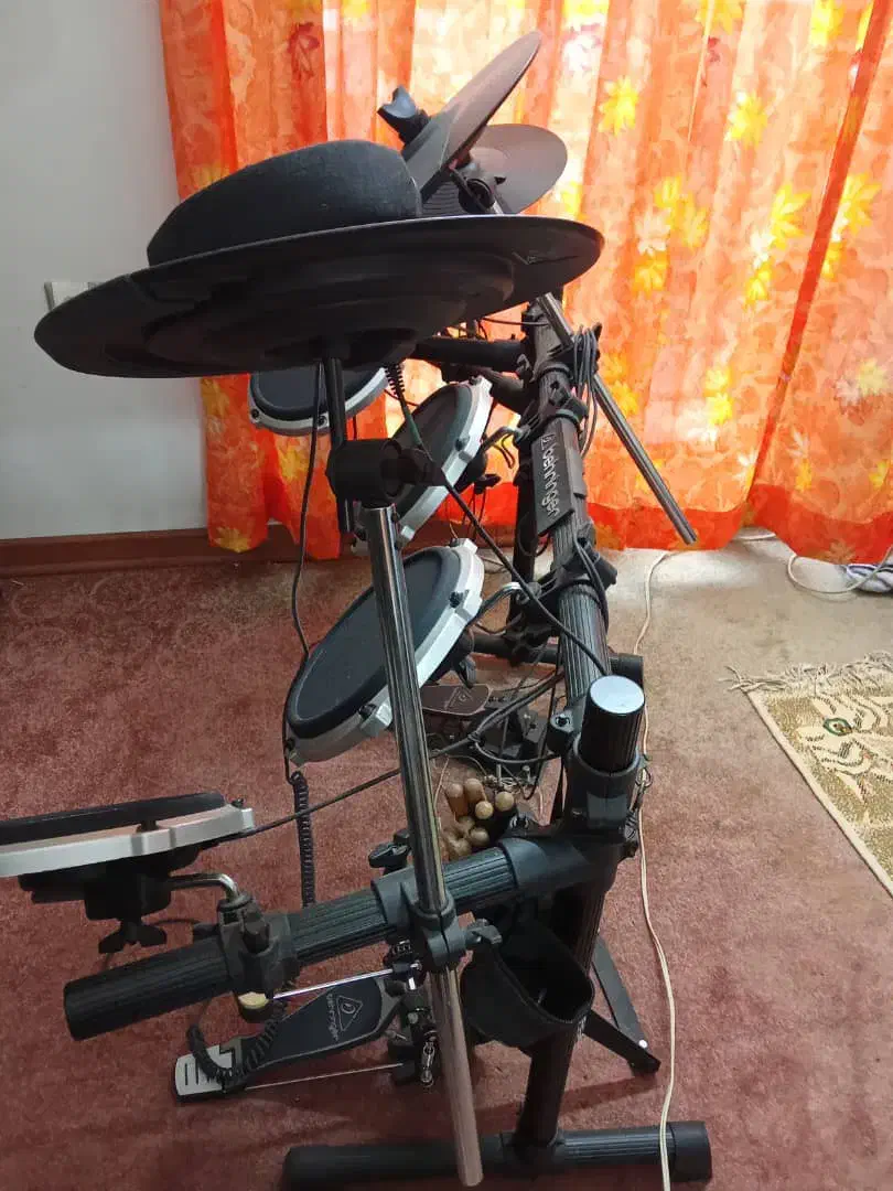 وی درامز behringer|درام و پرکاشن|چالوس, |دیوار